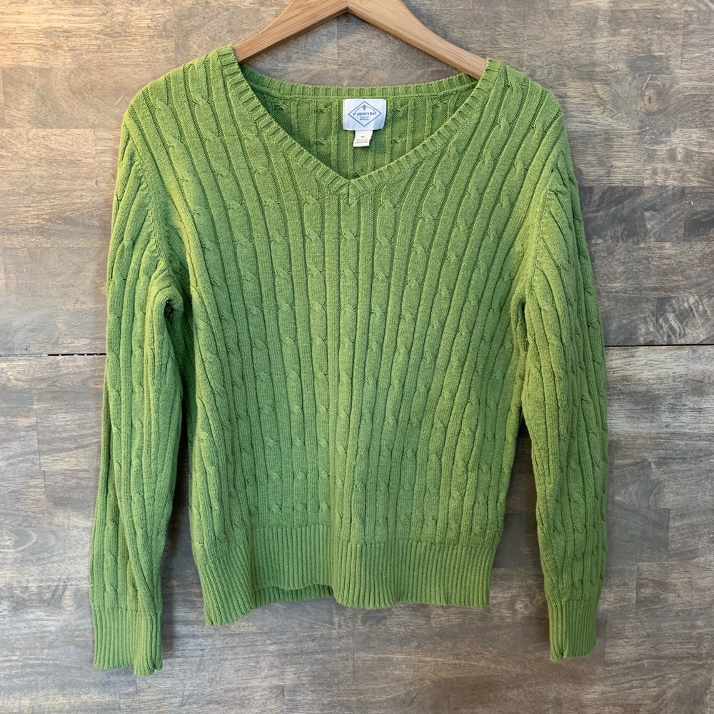 🎄4/25🎄

ST John’s Bay Green Sweater Blouse